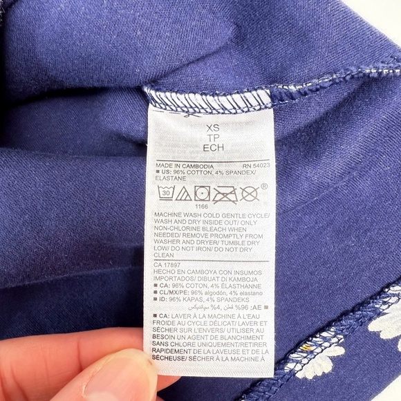 Old Navy Daisy Print Mini Dress – Size XS – Floral, Flattering & Effortless 🌼🖤 - Picture 12 of 14